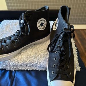 Men’s Converse Chuck Taylor high top’s. Excellent condition .